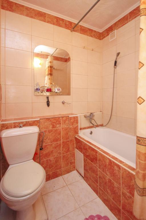 Объявление. г. Тюмень, 1-комн.кв. 32.5кв.м, Домостроителей, 6а. Фото 1