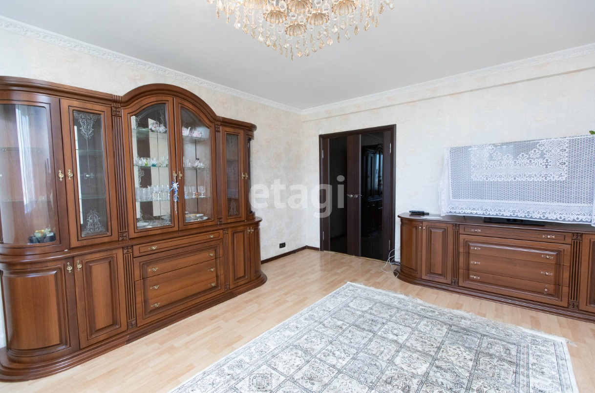 Продажа 4-комнатной квартиры, Южно-Сахалинск, Сахалинская область,  Южно-Сахалинск