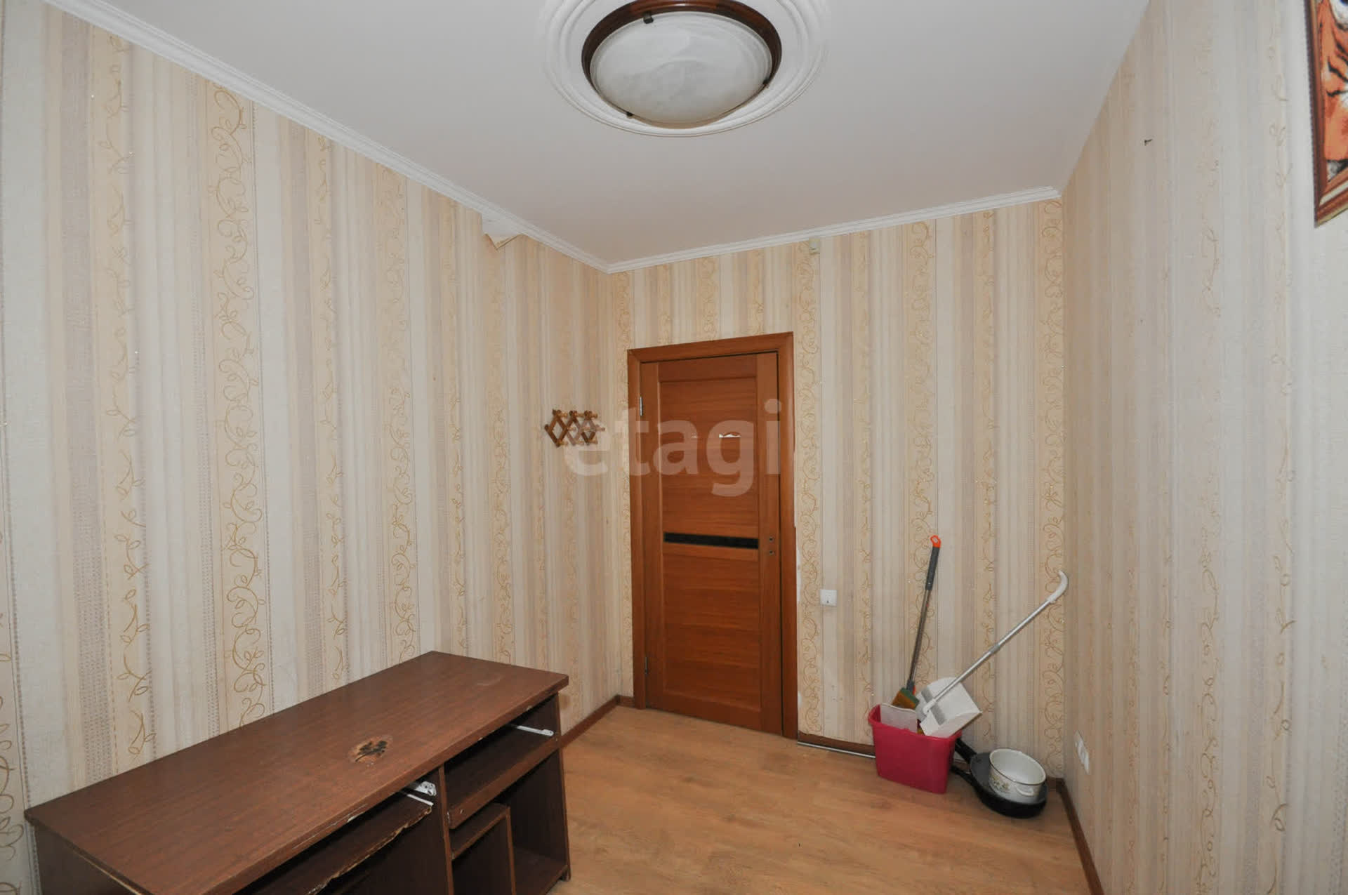 Продажа 3-комнатной квартиры, Южно-Сахалинск, Сахалинская область,  Южно-Сахалинск