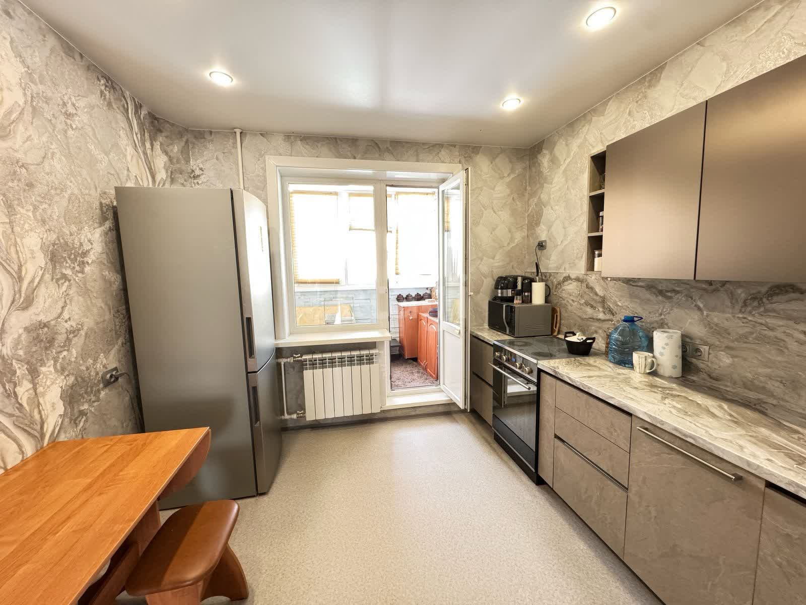 Продажа 3-комнатной квартиры, Южно-Сахалинск, Сахалинская область,  Южно-Сахалинск