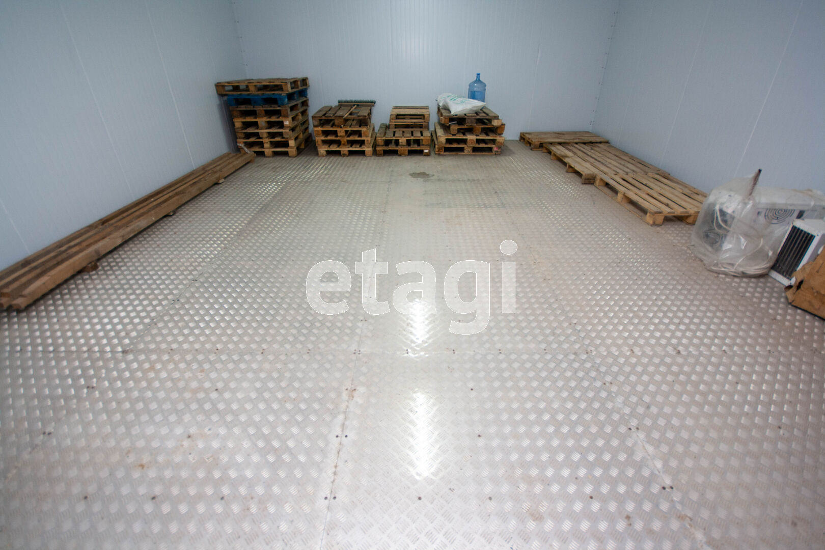 Продажа коммерческой недвижимости, 142м <sup>2</sup>, Новый Уренгой, Ямало-Ненецкий АО,  Новый Уренгой