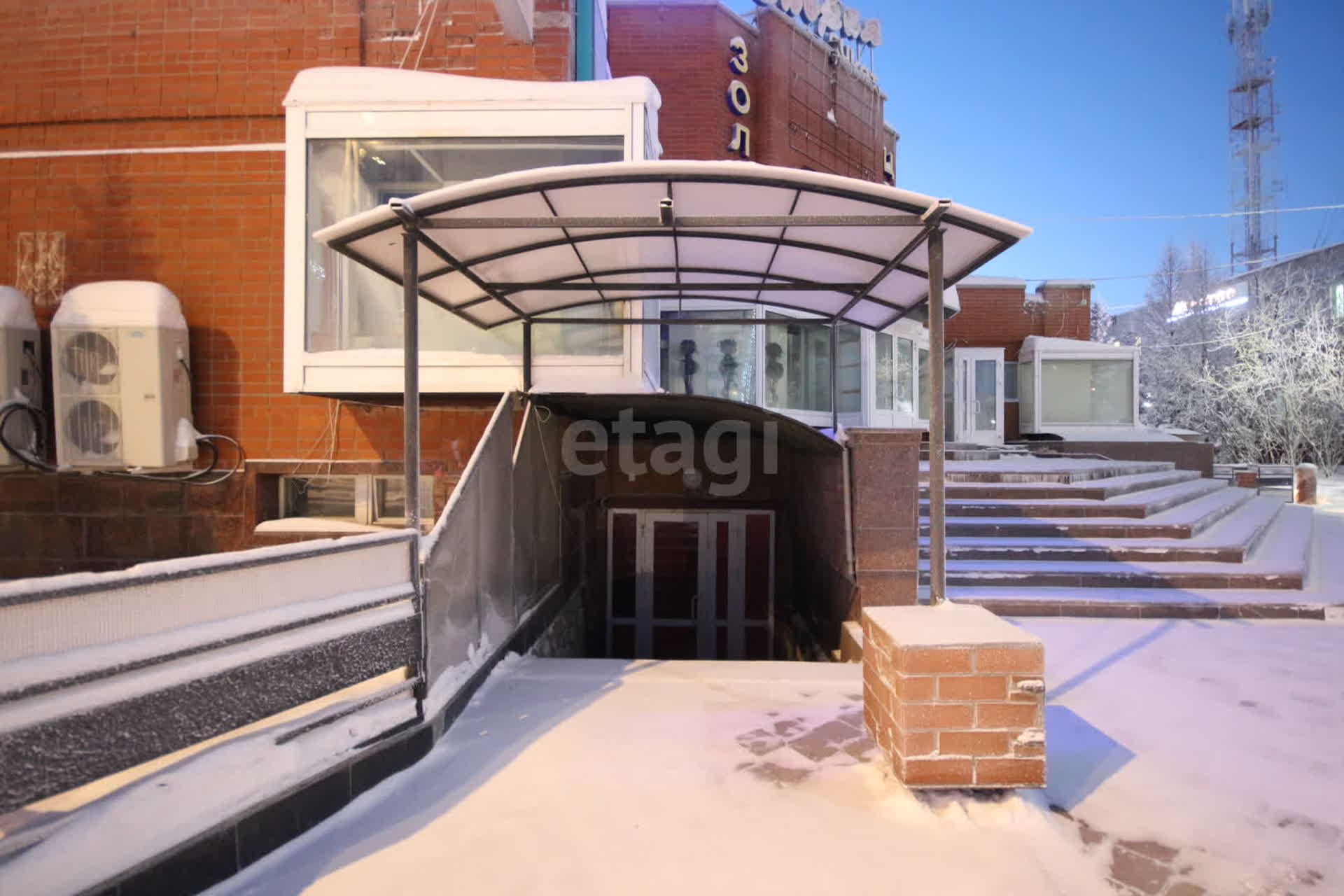 Аренда коммерческой недвижимости, 320м <sup>2</sup>, Новый Уренгой, Ямало-Ненецкий АО,  Новый Уренгой