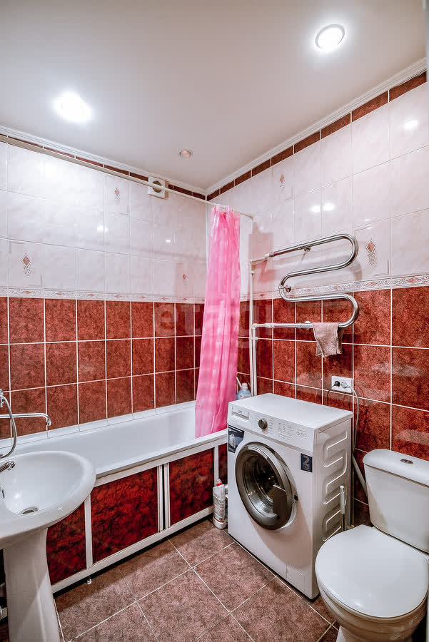 Продажа 2-комнатной квартиры, Южно-Сахалинск, Сахалинская область,  Южно-Сахалинск