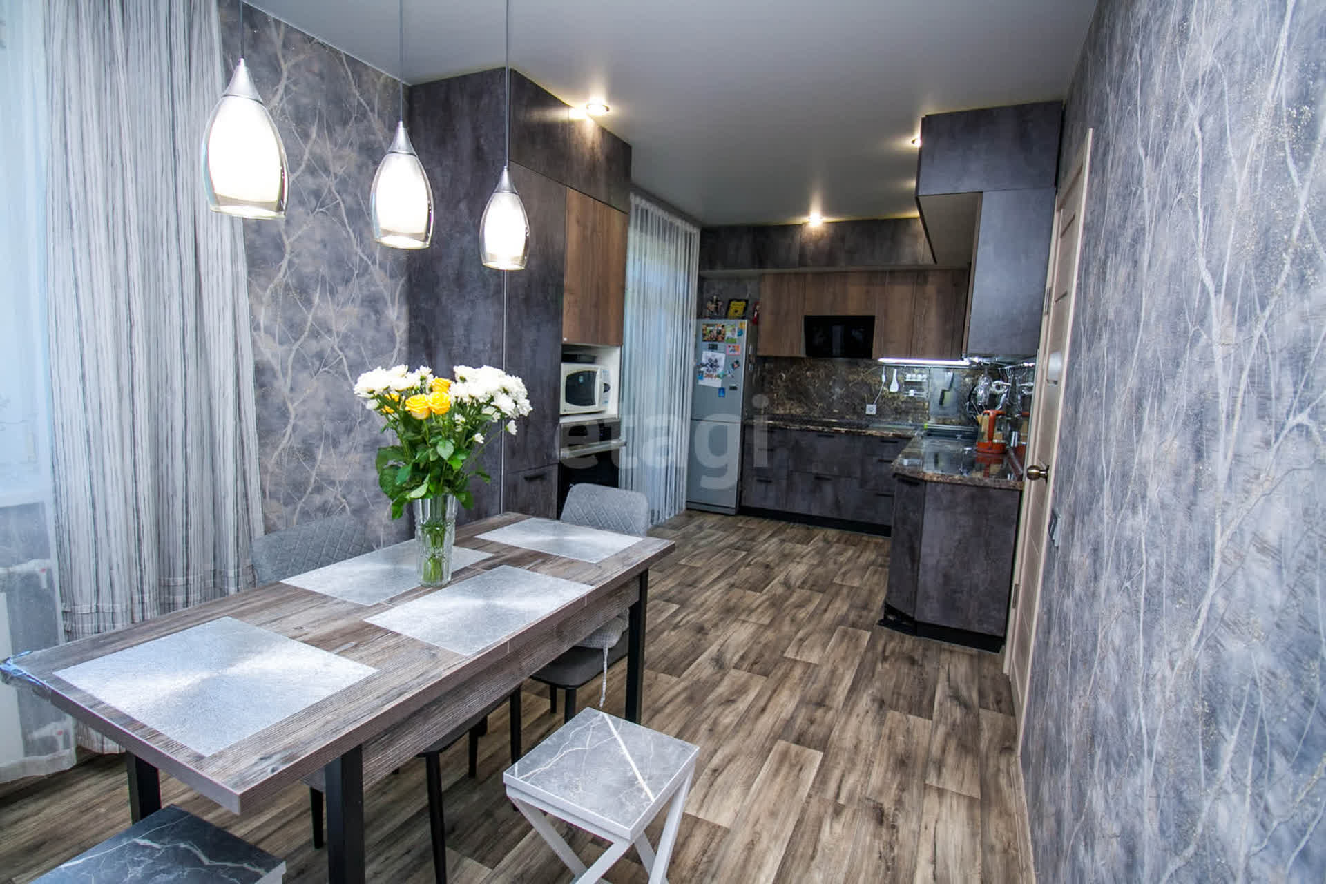 Продажа 3-комнатной квартиры, Южно-Сахалинск, Сахалинская область,  Южно-Сахалинск