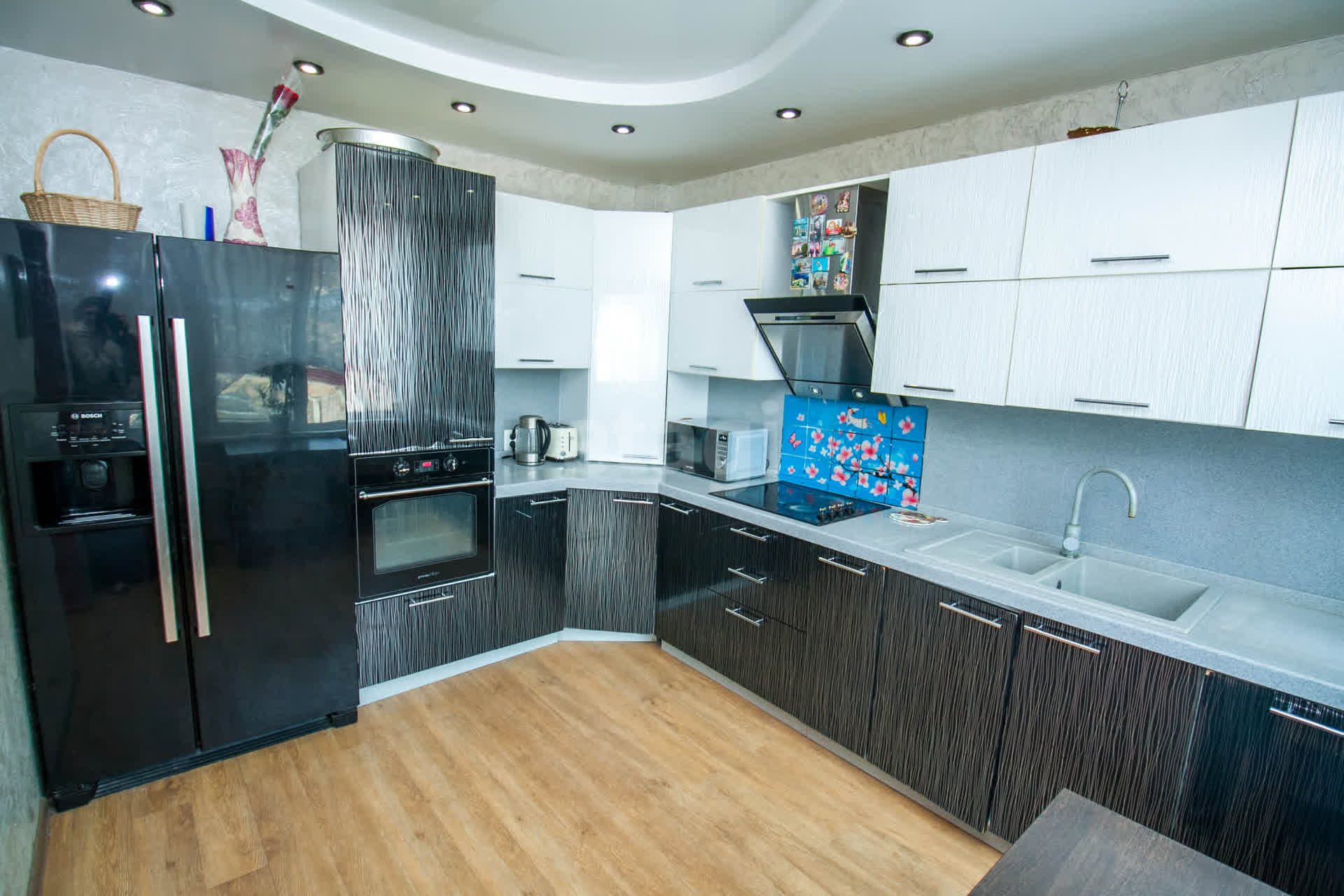 Продажа дома, 200м <sup>2</sup>, 8 сот., Южно-Сахалинск, Сахалинская область,  Южно-Сахалинск