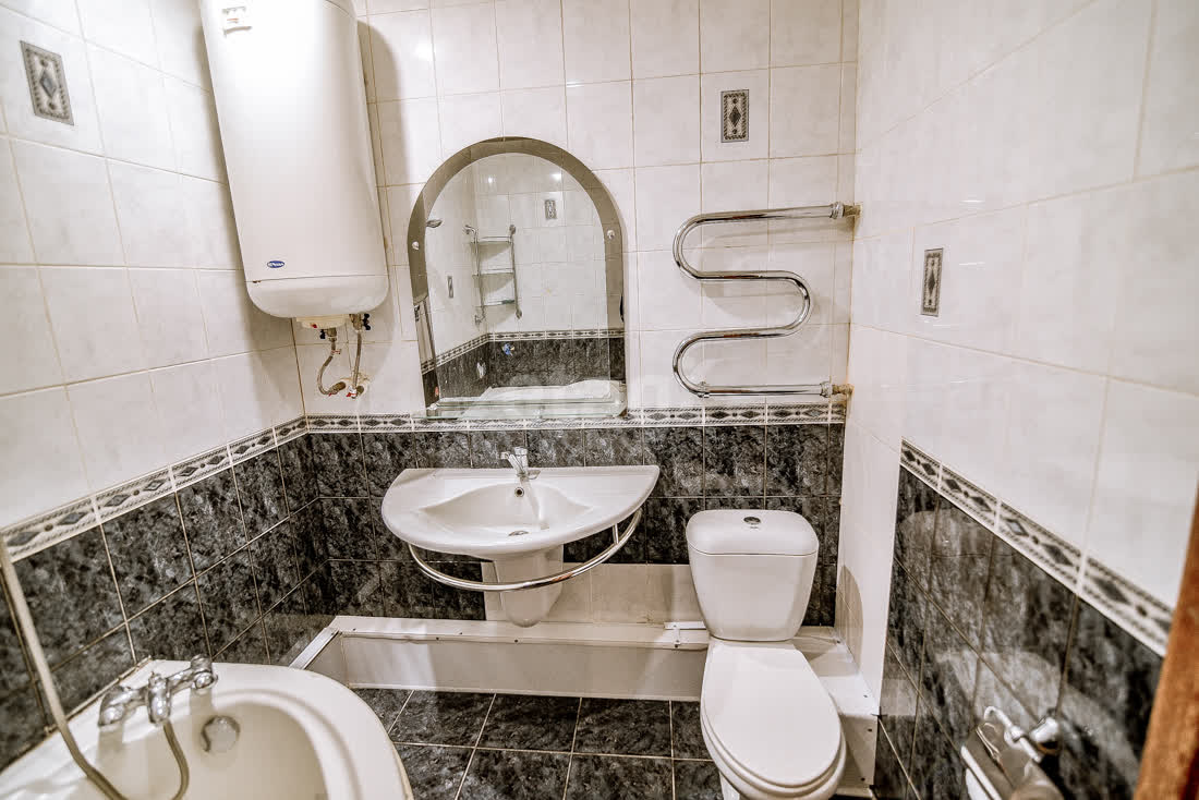 Продажа 4-комнатной квартиры, Южно-Сахалинск, Сахалинская область,  Южно-Сахалинск