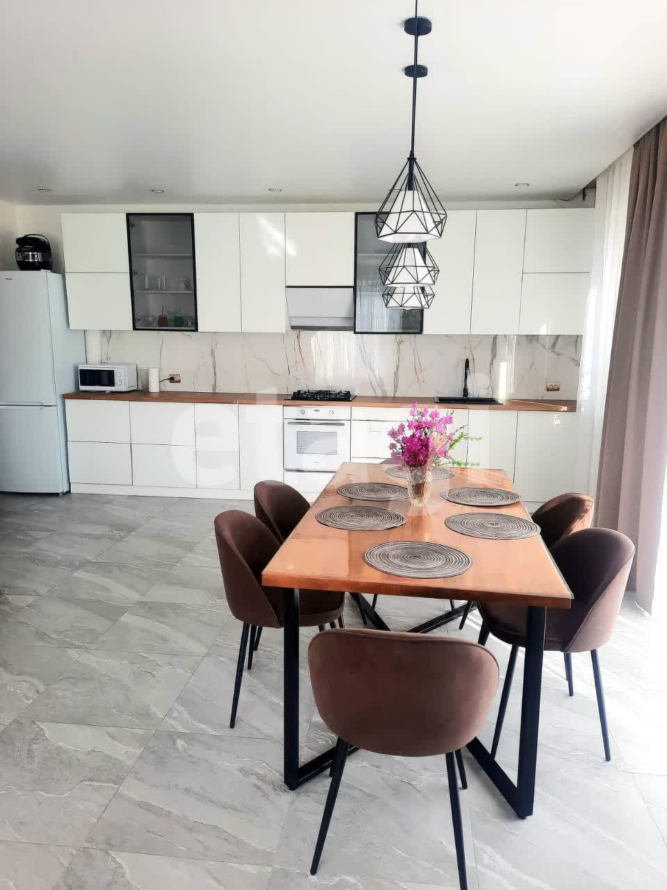 Продажа дома, 220м <sup>2</sup>, 5 сот., Улан-Удэ, Республика Бурятия,  Железнодорожный