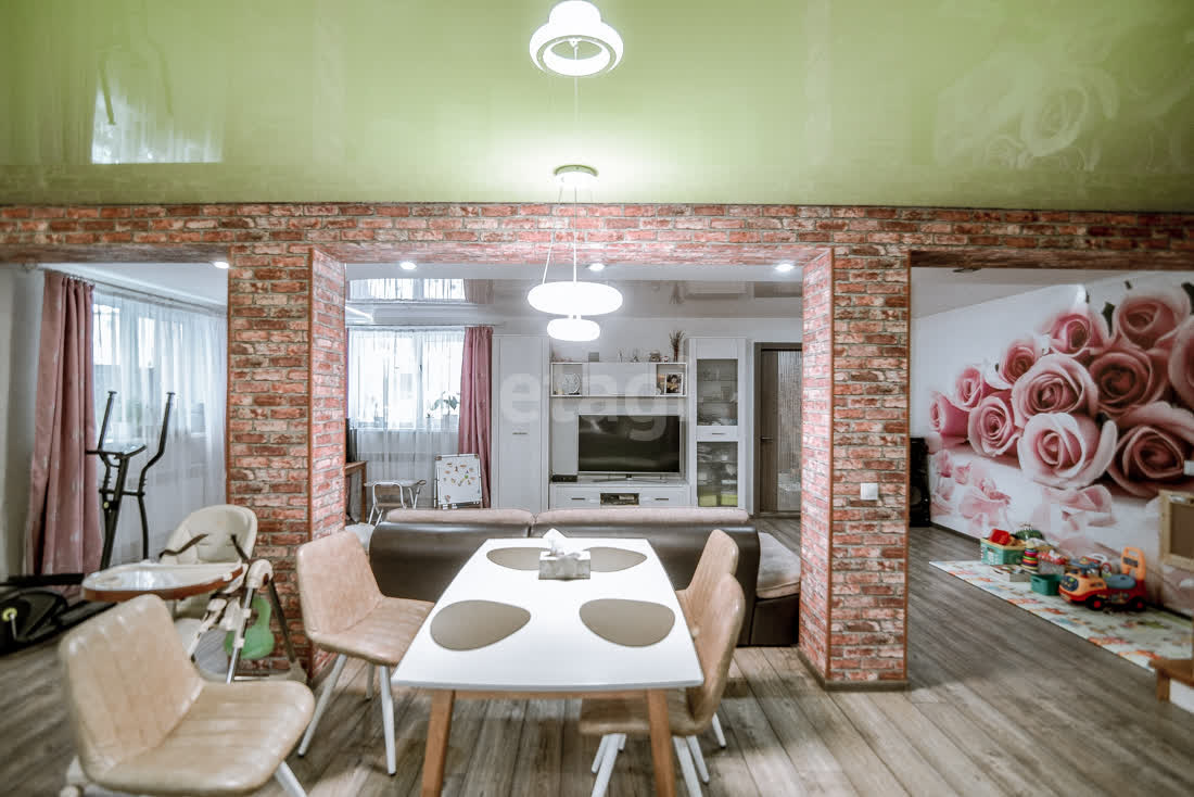 Продажа дома, 215м <sup>2</sup>, 7 сот., Южно-Сахалинск, Сахалинская область,  Южно-Сахалинск