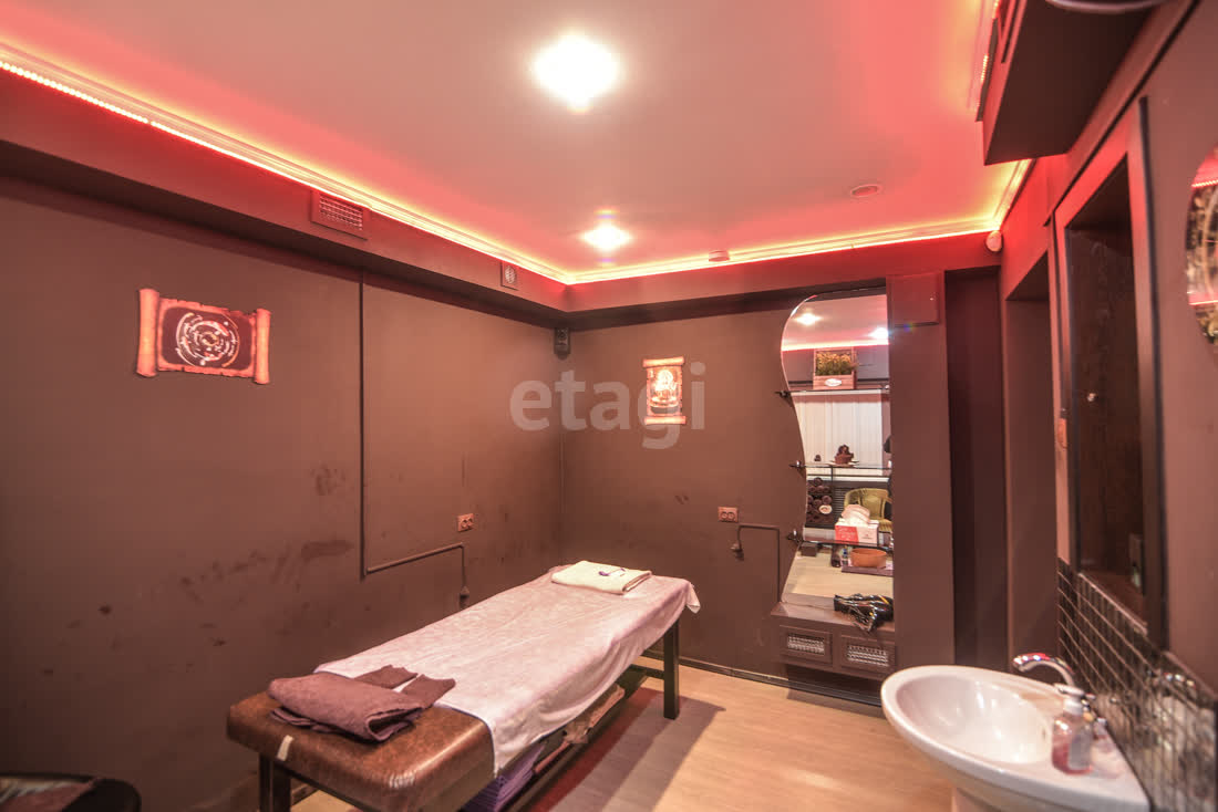 Продажа коммерческой недвижимости, 50м <sup>2</sup>, Южно-Сахалинск, Сахалинская область,  Южно-Сахалинск