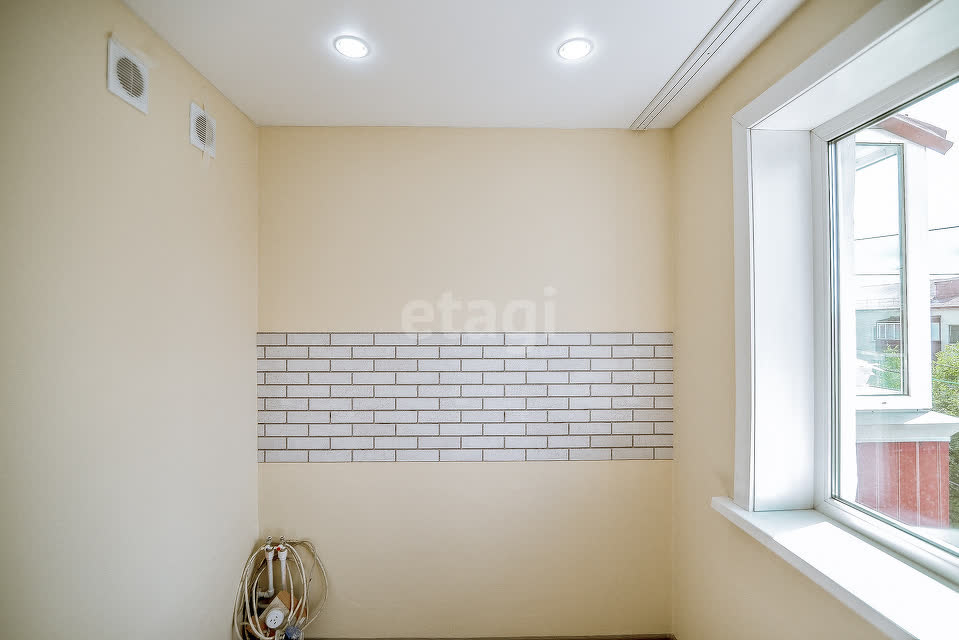 Продажа 2-комнатной квартиры, Южно-Сахалинск, Сахалинская область,  Южно-Сахалинск