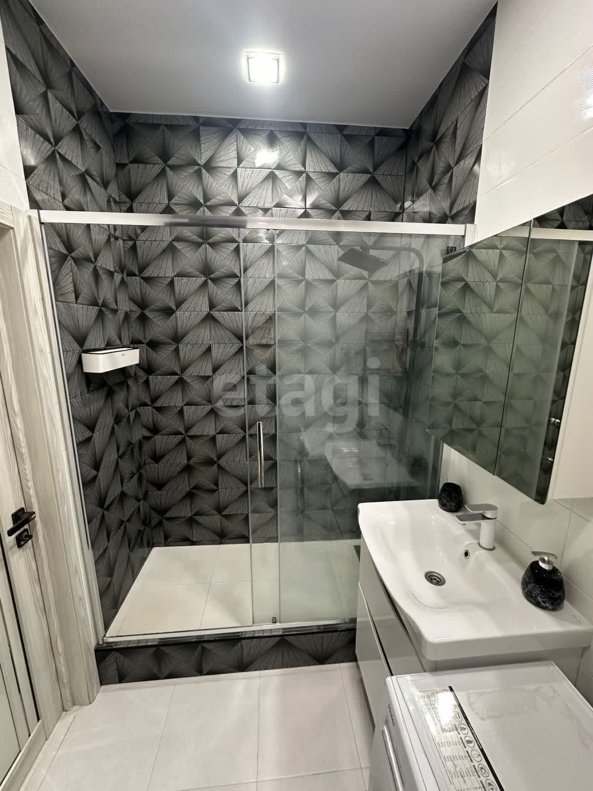 Продажа 2-комнатной квартиры, Южно-Сахалинск, Сахалинская область,  Южно-Сахалинск