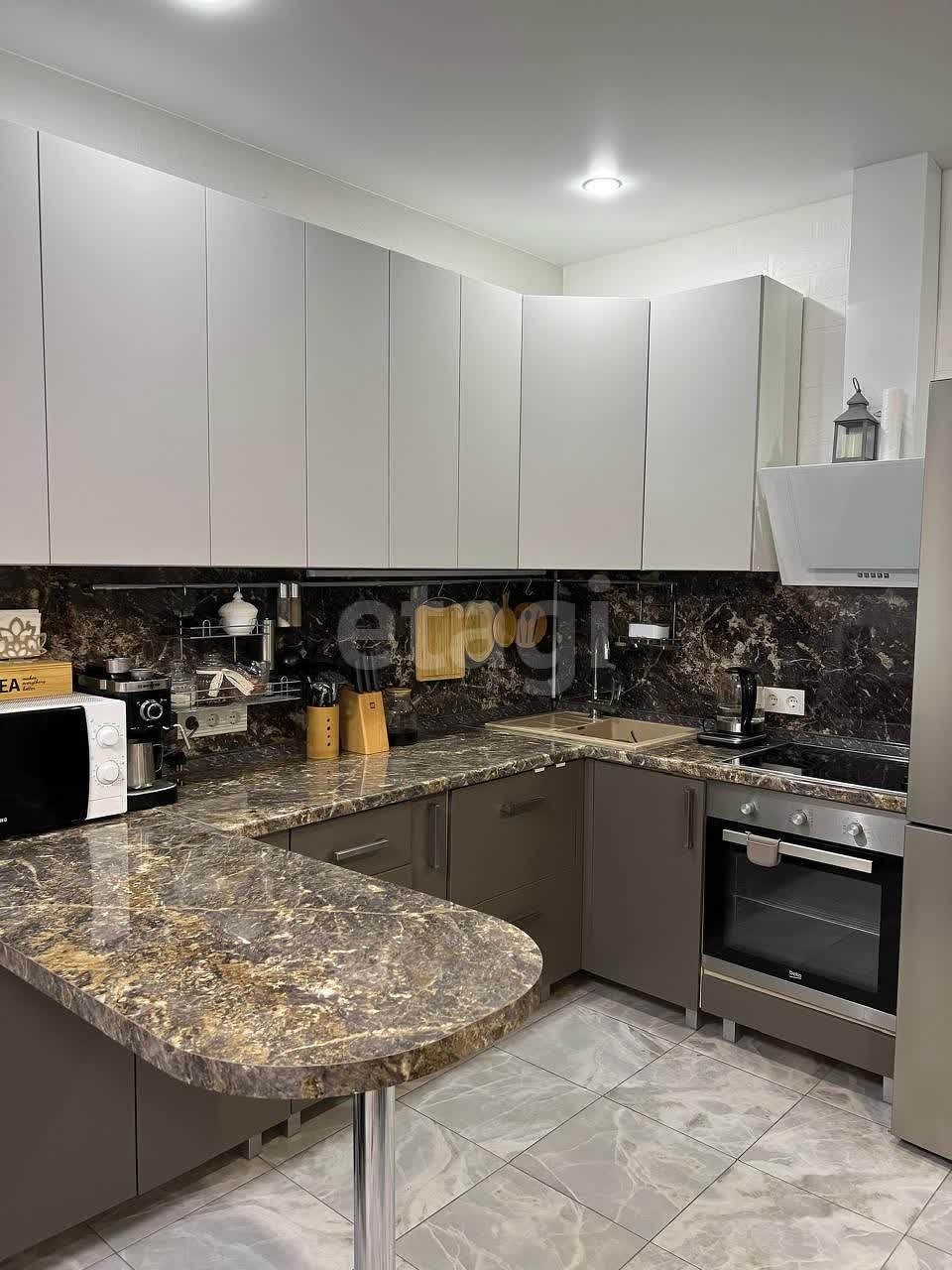 Продажа 3-комнатной квартиры, Южно-Сахалинск, Сахалинская область,  Южно-Сахалинск