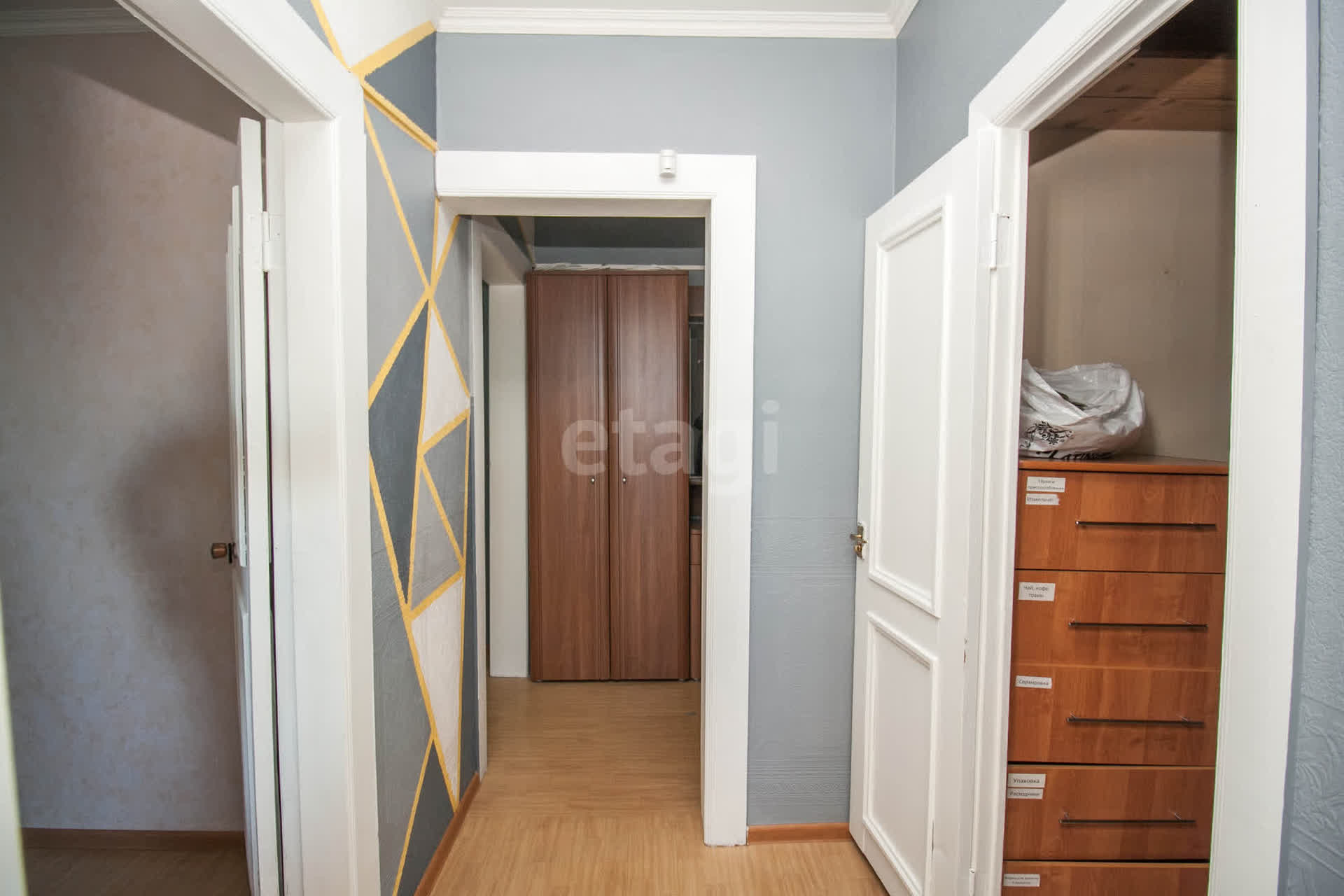 Продажа 4-комнатной квартиры, Южно-Сахалинск, Сахалинская область,  Южно-Сахалинск