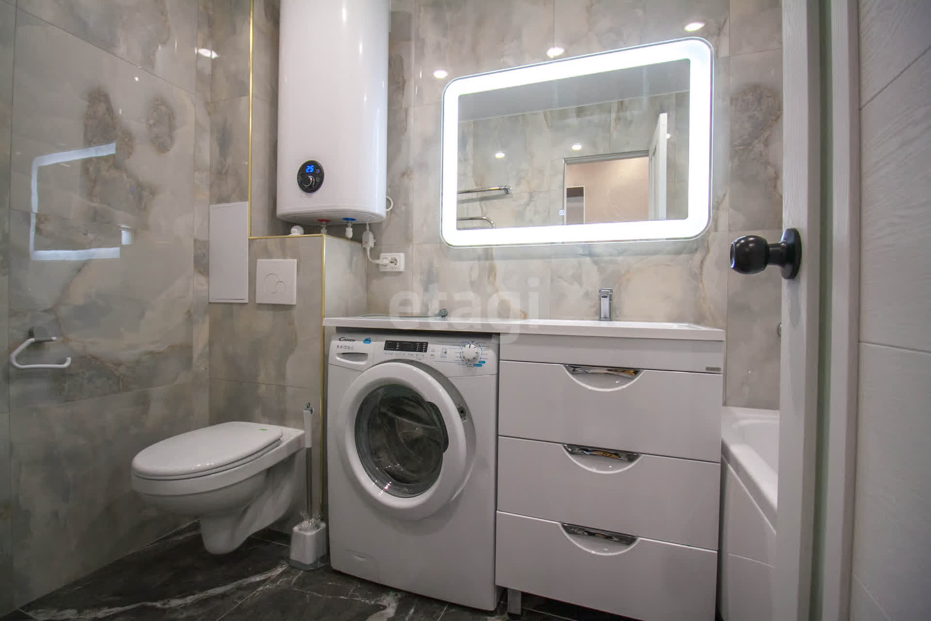 Продажа 2-комнатной квартиры, Южно-Сахалинск, Сахалинская область,  Южно-Сахалинск