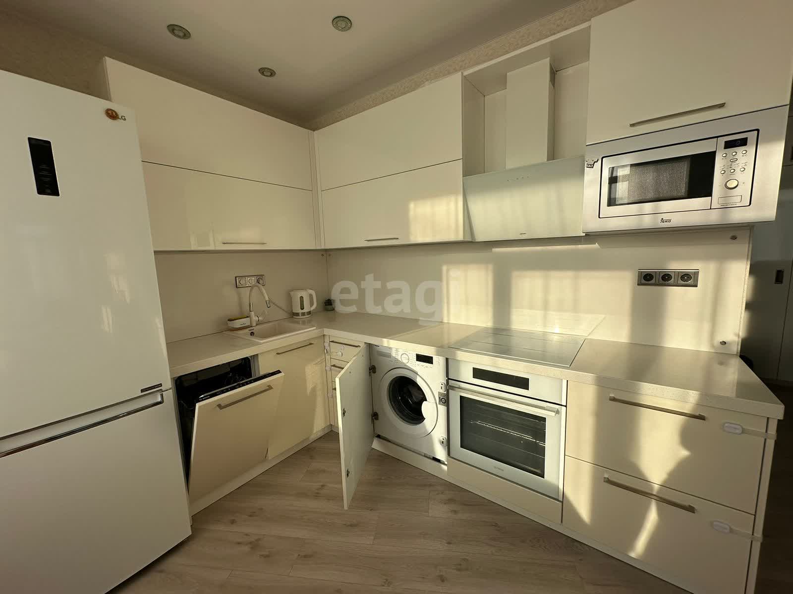 Продажа 2-комнатной квартиры, Южно-Сахалинск, Сахалинская область,  Южно-Сахалинск