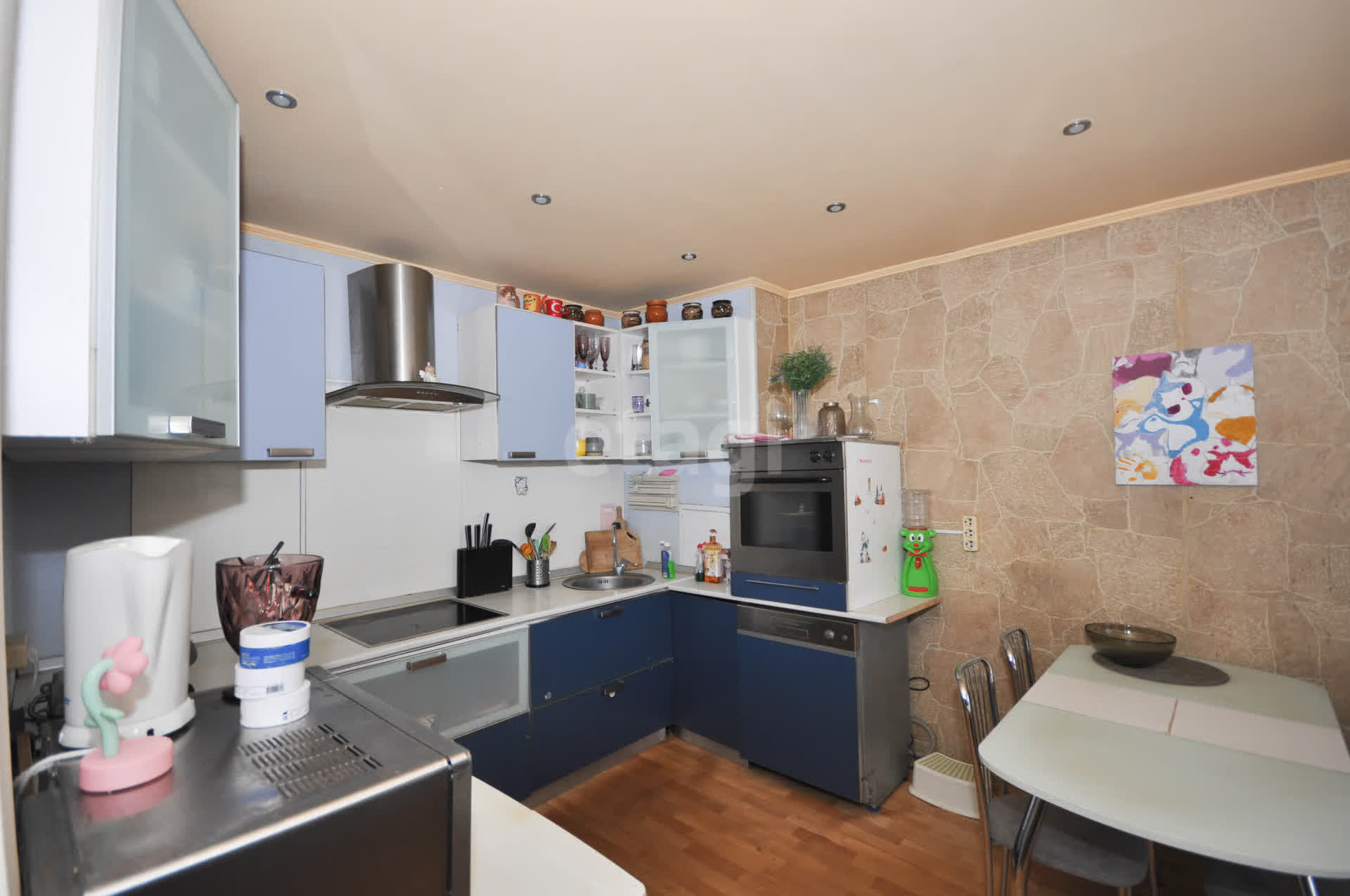 Продажа 4-комнатной квартиры, Южно-Сахалинск, Сахалинская область,  Южно-Сахалинск