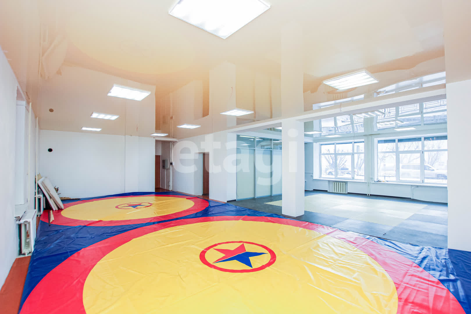 Продажа коммерческой недвижимости, 230м <sup>2</sup>, Улан-Удэ, Бурятия,  Улан-Удэ