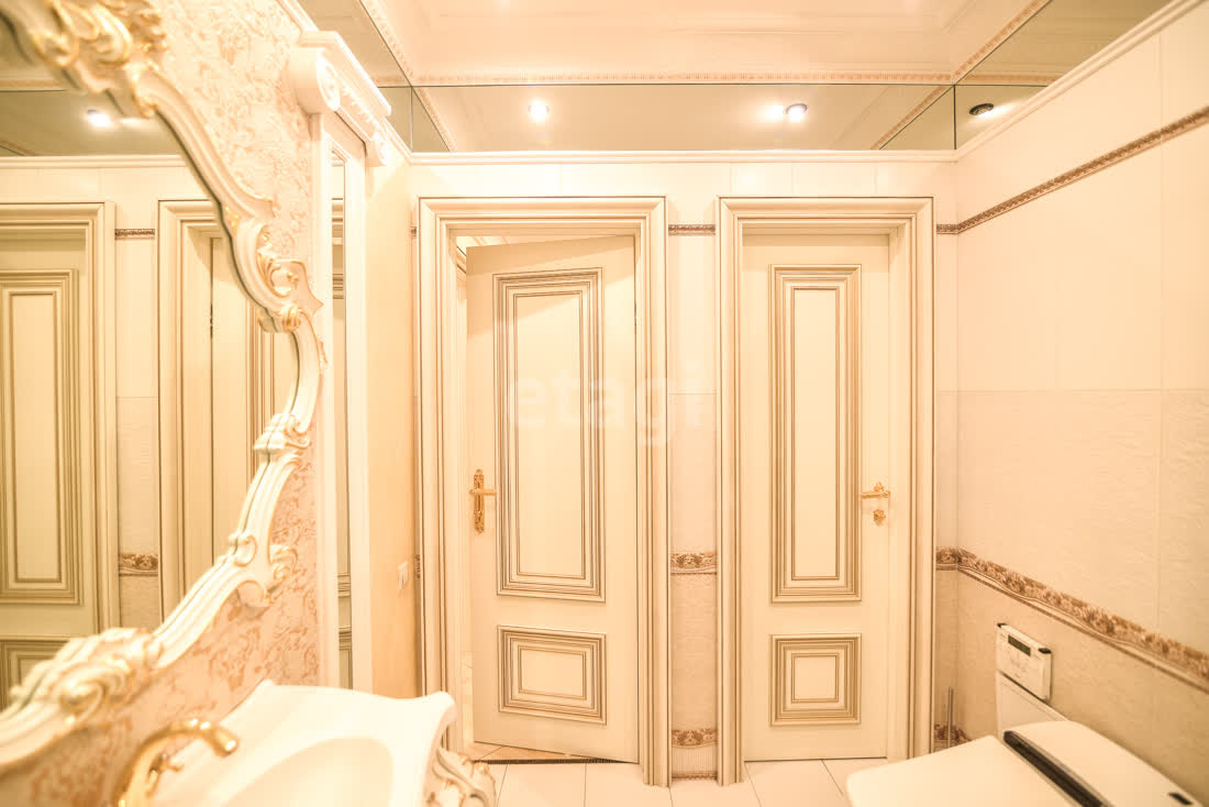 Продажа 4-комнатной квартиры, Южно-Сахалинск, Сахалинская область,  Южно-Сахалинск