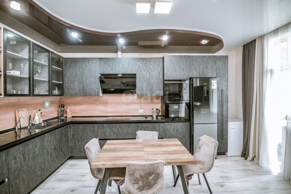 Продажа 2-комнатной квартиры, Южно-Сахалинск, Сахалинская область,  Южно-Сахалинск