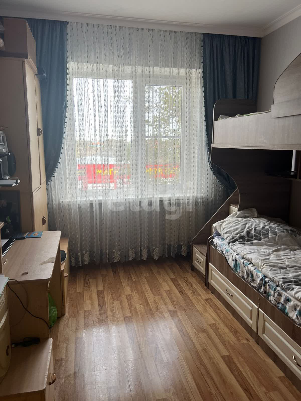 Продажа 3-комнатной квартиры, Майкоп, Крестьянская,  387