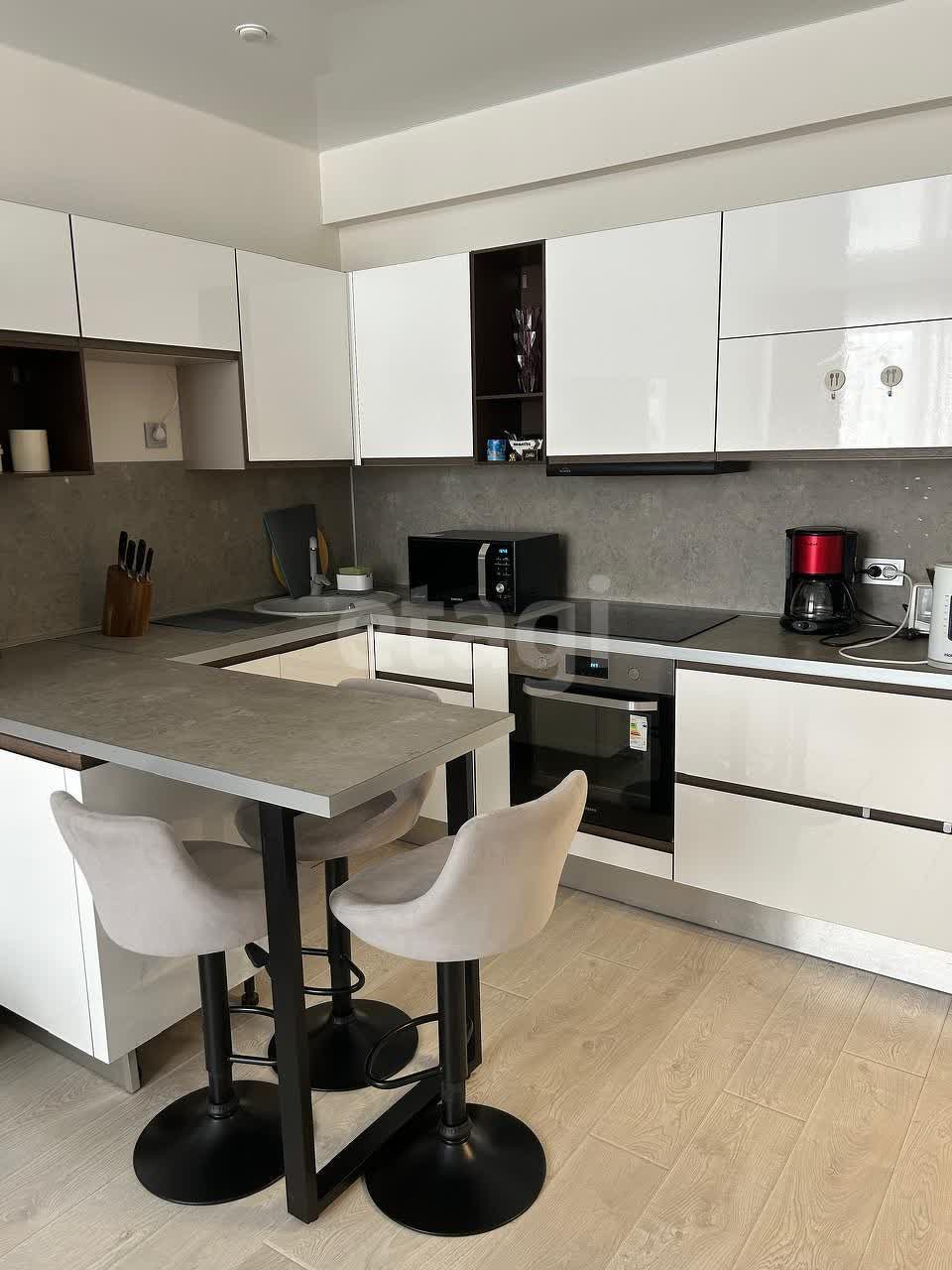 Продажа 2-комнатной квартиры, Южно-Сахалинск, Сахалинская область,  Южно-Сахалинск