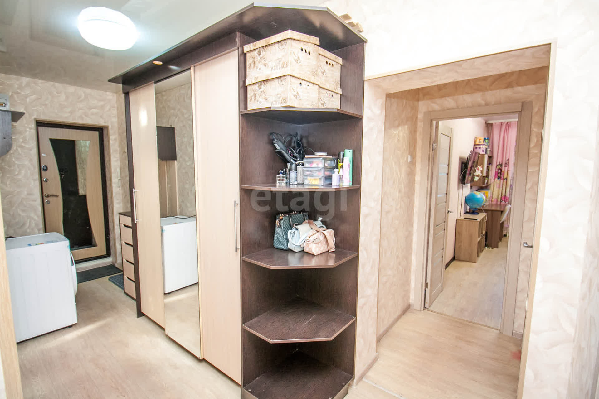 Продажа 2-комнатной квартиры, Южно-Сахалинск, Сахалинская область,  Южно-Сахалинск