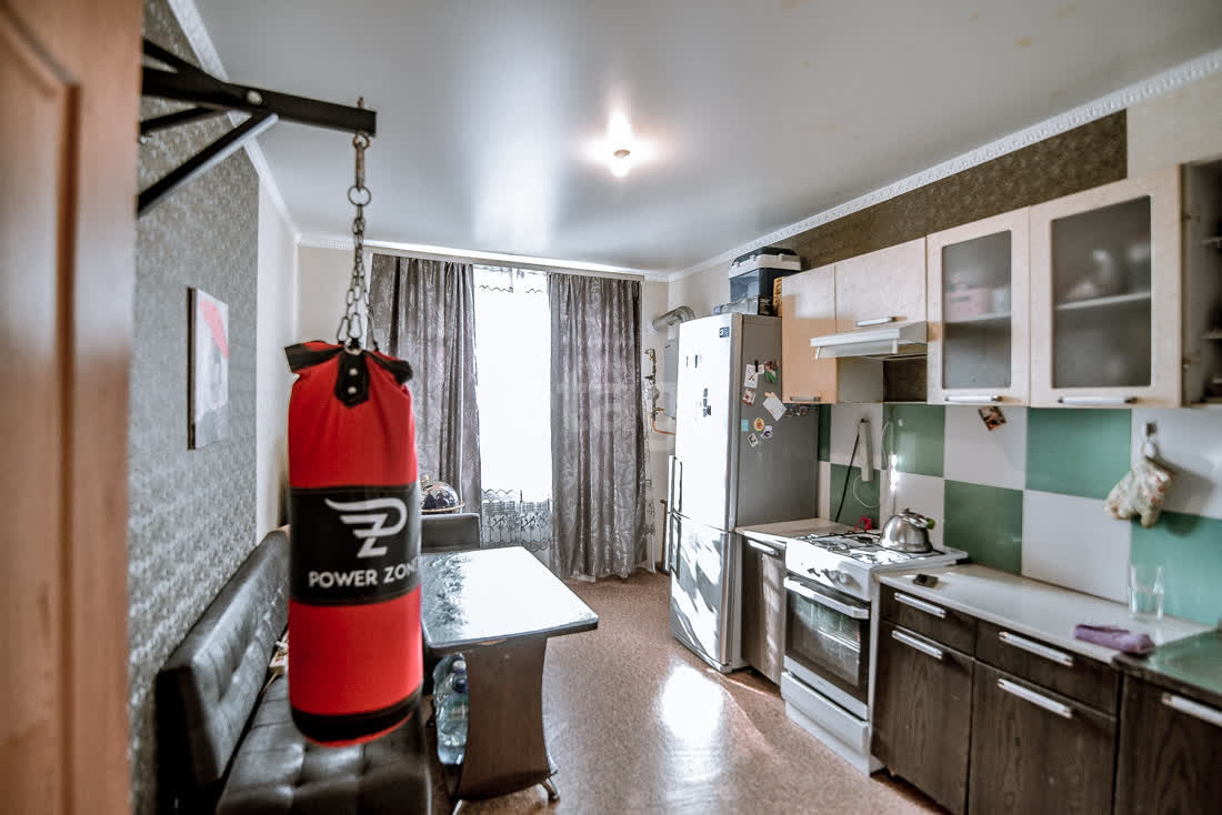 Продажа 2-комнатной квартиры, Южно-Сахалинск, Сахалинская область,  Южно-Сахалинск