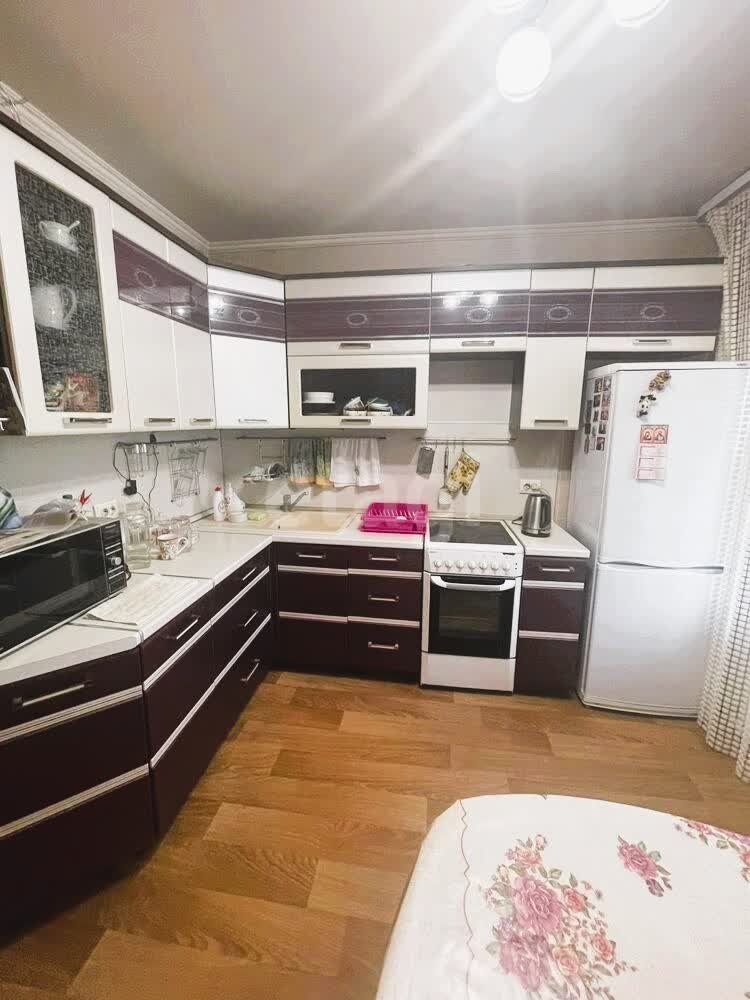 Продажа 4-комнатной квартиры, Южно-Сахалинск, Сахалинская область,  Южно-Сахалинск