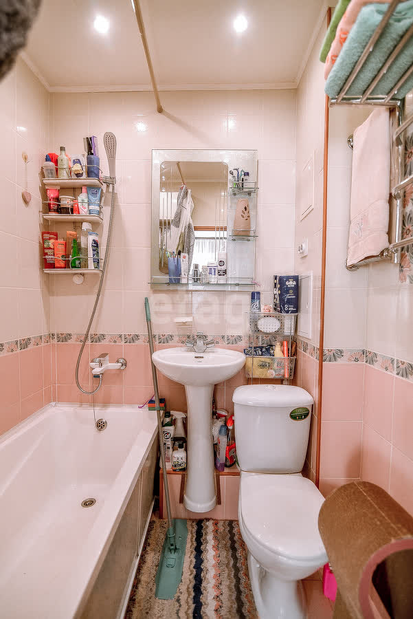 Продажа 2-комнатной квартиры, Южно-Сахалинск, Сахалинская область,  Южно-Сахалинск