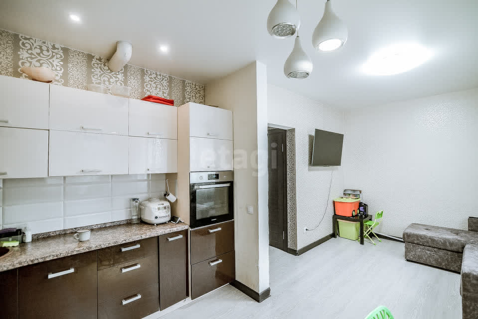 Продажа 4-комнатной квартиры, Южно-Сахалинск, Сахалинская область,  Южно-Сахалинск