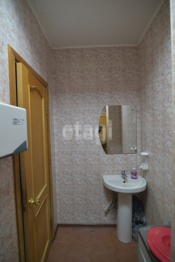 Продажа коммерческой недвижимости, 250м <sup>2</sup>, Южно-Сахалинск, Сахалинская область,  Южно-Сахалинск