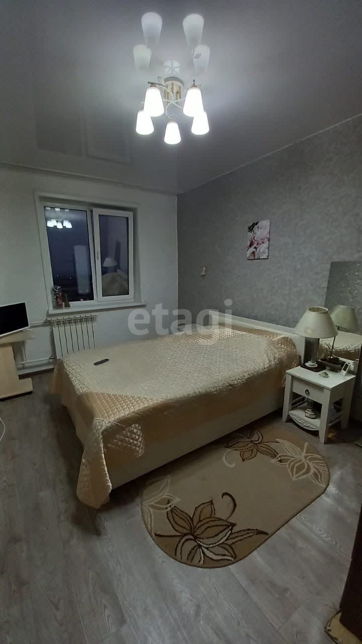 Продажа 2-комнатной квартиры, Амурск, Строителей пр-т,  42