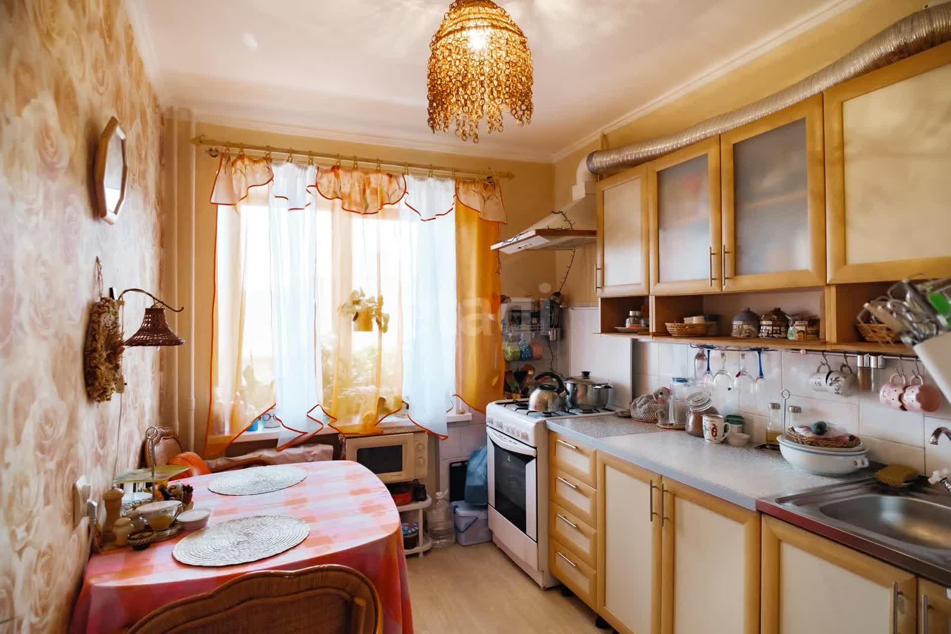 Продажа 2-комнатной квартиры, Комсомольск-на-Амуре, Сидоренко,  1
