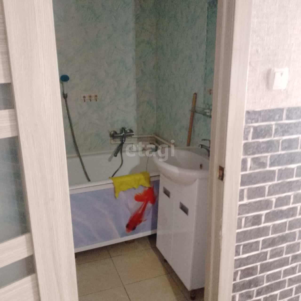 Продажа 2-комнатной квартиры, Южно-Сахалинск, Сахалинская область,  Южно-Сахалинск