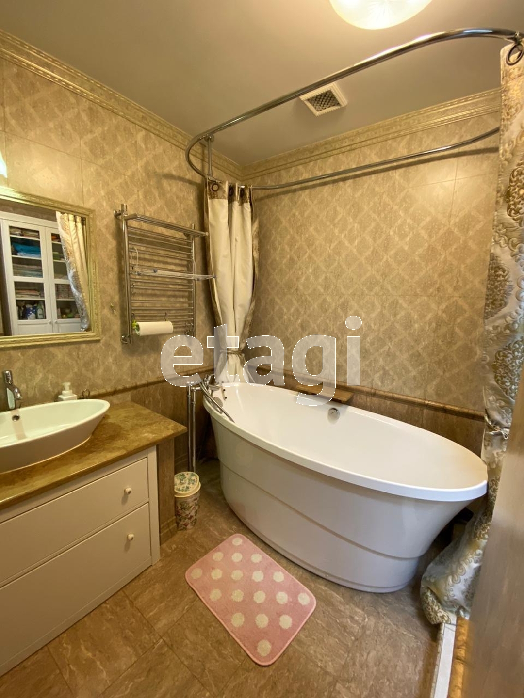 Продажа 4-комнатной квартиры, Южно-Сахалинск, Сахалинская область,  Южно-Сахалинск