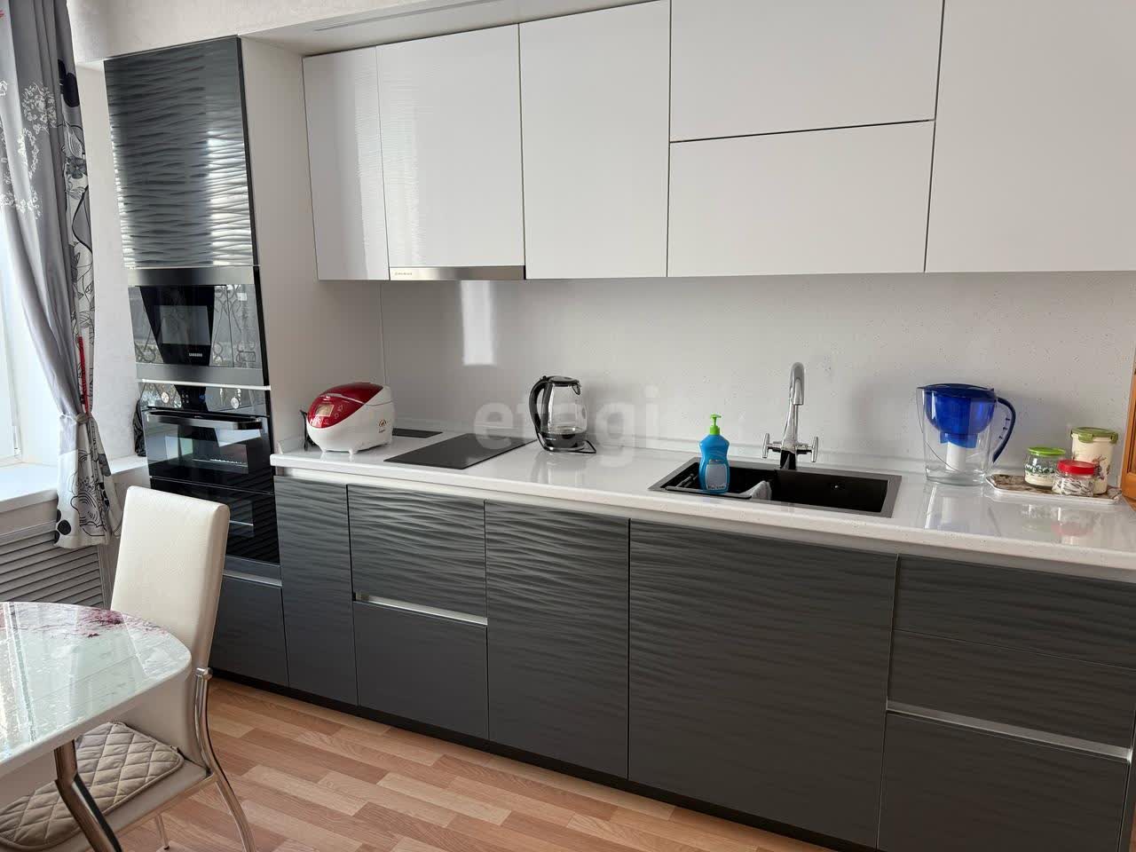 Продажа 2-комнатной квартиры, Южно-Сахалинск, Сахалинская область,  Южно-Сахалинск