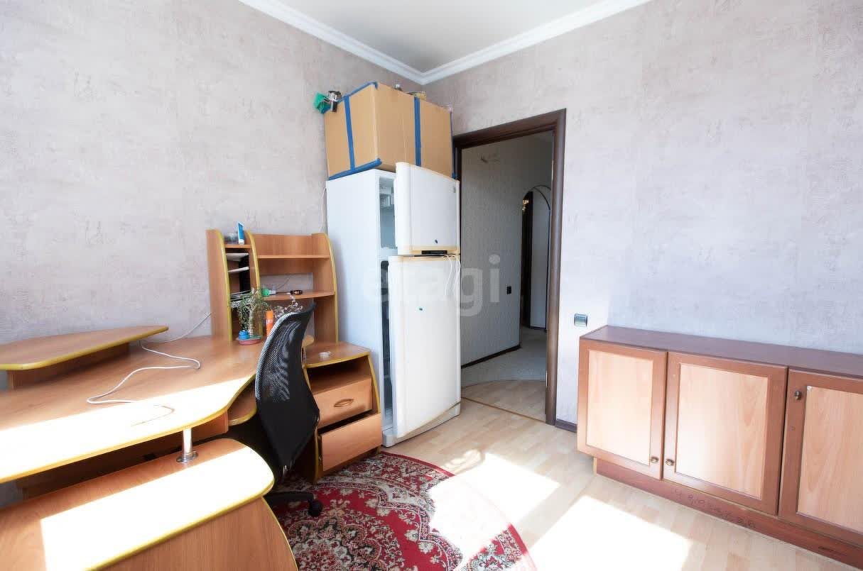 Продажа 4-комнатной квартиры, Южно-Сахалинск, Сахалинская область,  Южно-Сахалинск