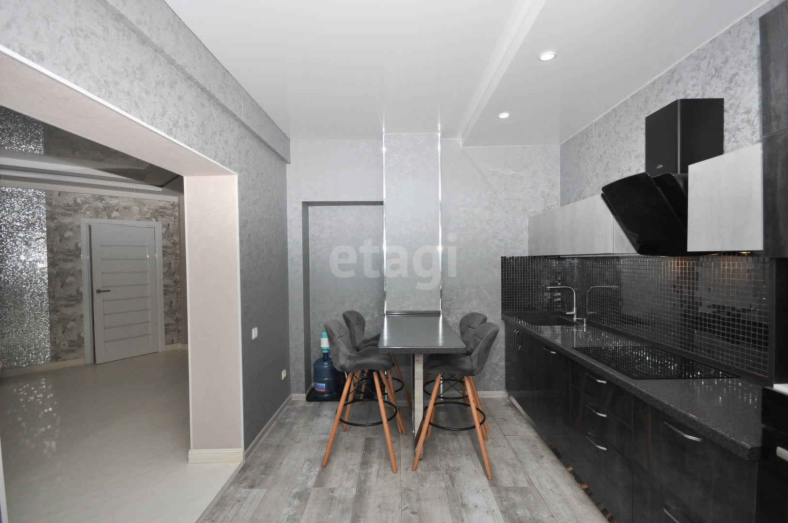 Продажа 3-комнатной квартиры, Южно-Сахалинск, Сахалинская область,  Южно-Сахалинск