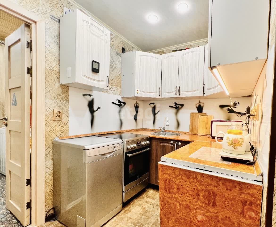 Продажа 3-комнатной квартиры, Южно-Сахалинск, Сахалинская область,  Южно-Сахалинск