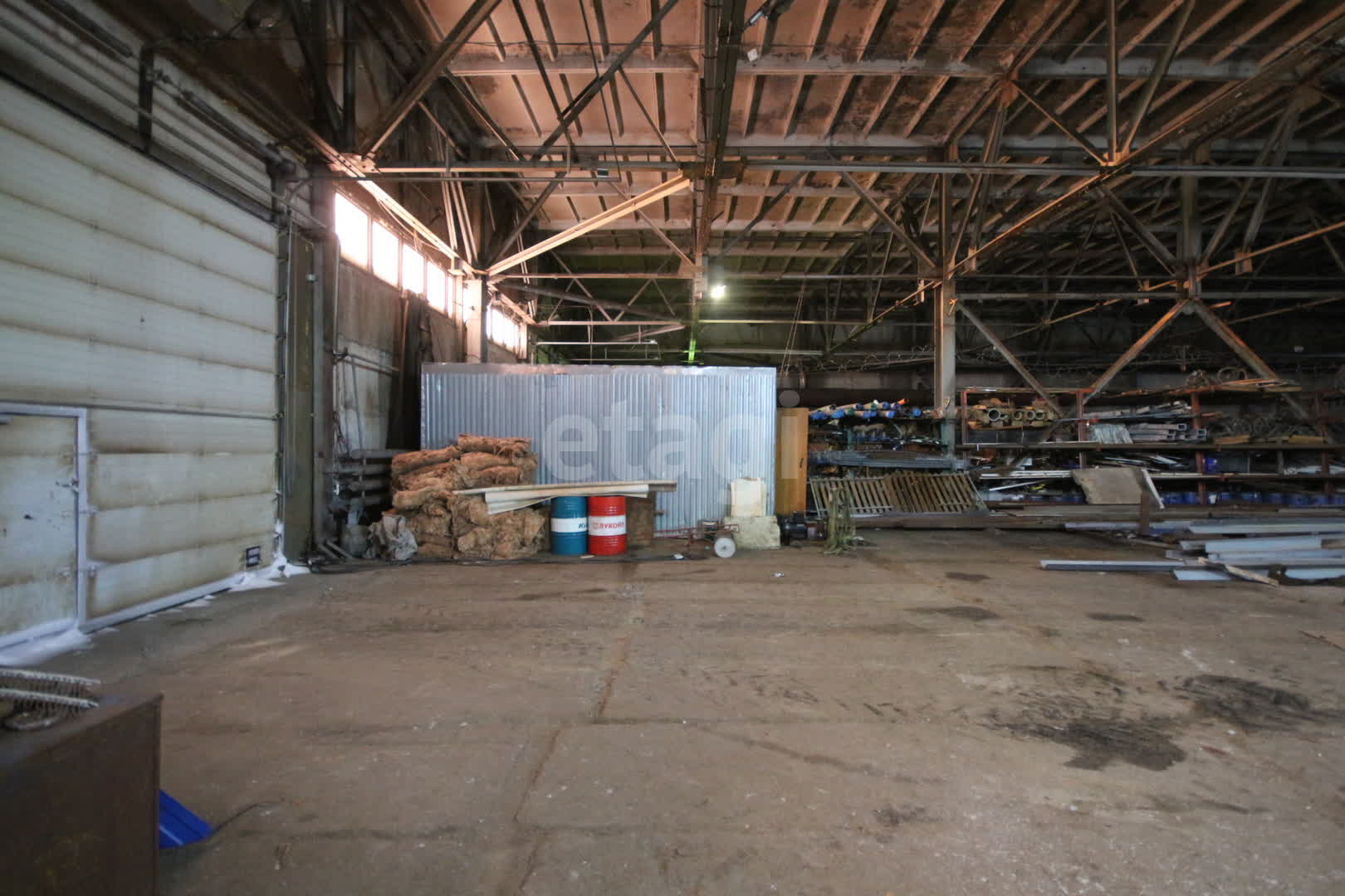 Аренда коммерческой недвижимости, 1000м <sup>2</sup>, Новый Уренгой, Ямало-Ненецкий АО,  Новый Уренгой