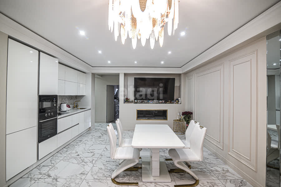 Продажа 3-комнатной квартиры, Южно-Сахалинск, Сахалинская область,  Южно-Сахалинск