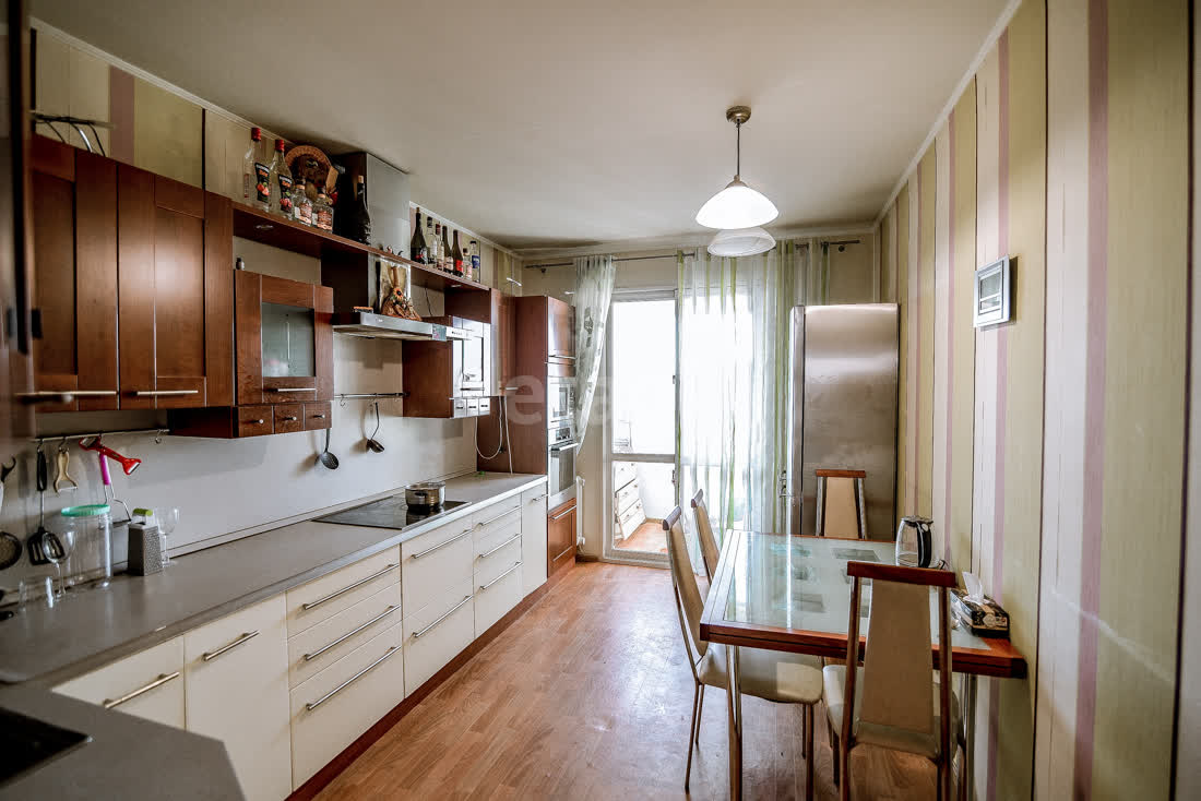 Продажа 3-комнатной квартиры, Южно-Сахалинск, Сахалинская область,  Южно-Сахалинск