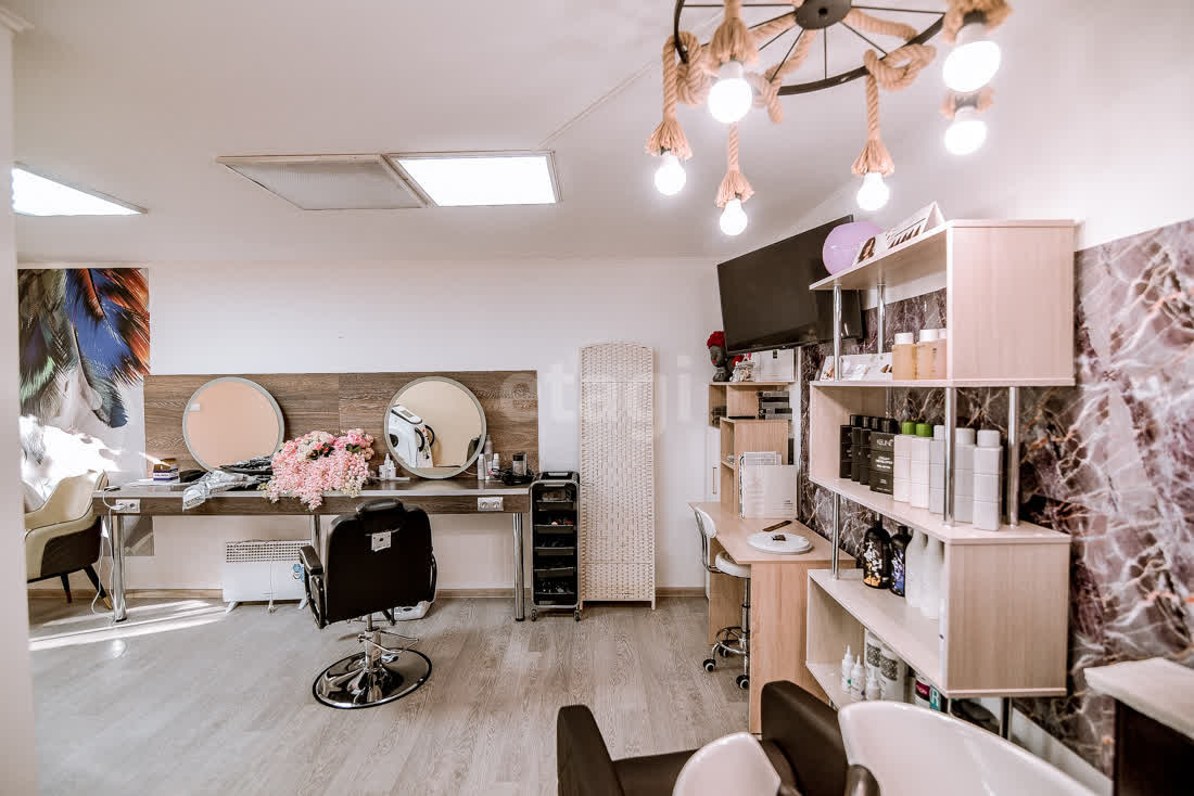 Продажа коммерческой недвижимости, 38м <sup>2</sup>, Южно-Сахалинск, Сахалинская область,  Южно-Сахалинск