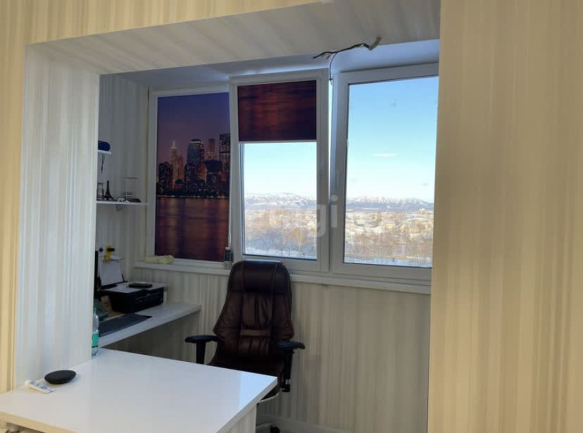 Продажа 4-комнатной квартиры, Южно-Сахалинск, Сахалинская область,  Южно-Сахалинск