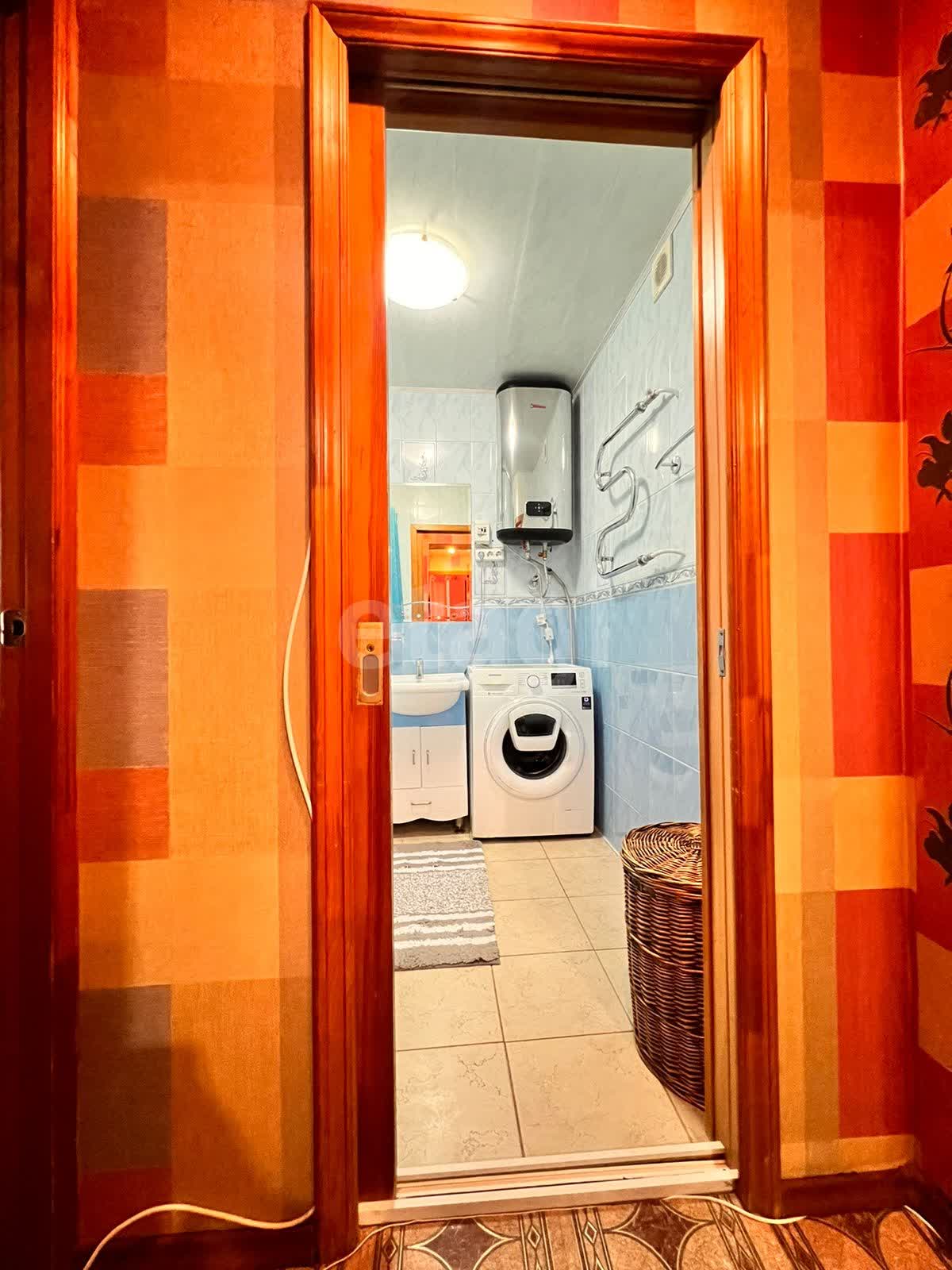 Продажа 2-комнатной квартиры, Южно-Сахалинск, Сахалинская область,  Южно-Сахалинск