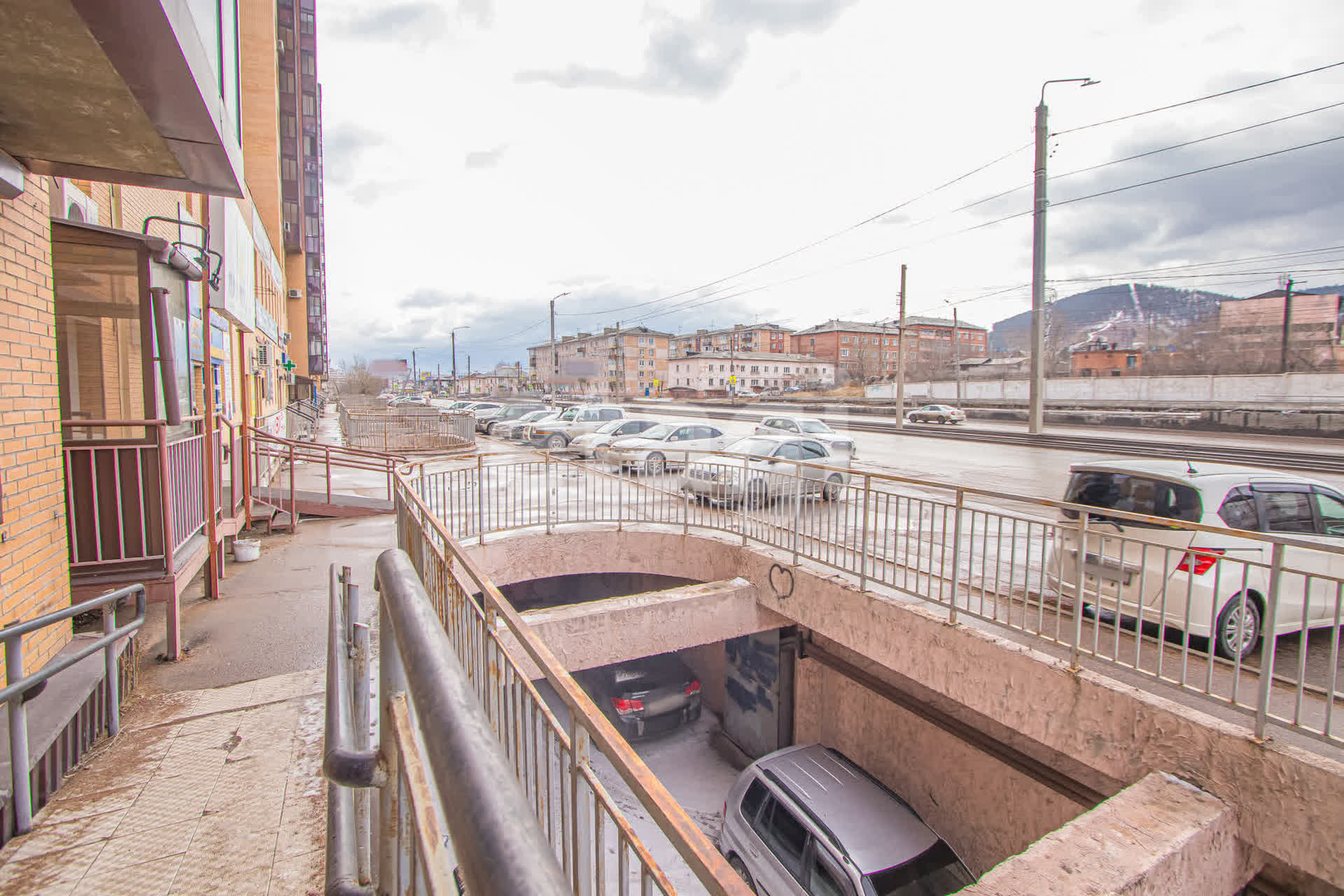 Продажа коммерческой недвижимости, 204м <sup>2</sup>, Улан-Удэ, Бурятия,  Улан-Удэ