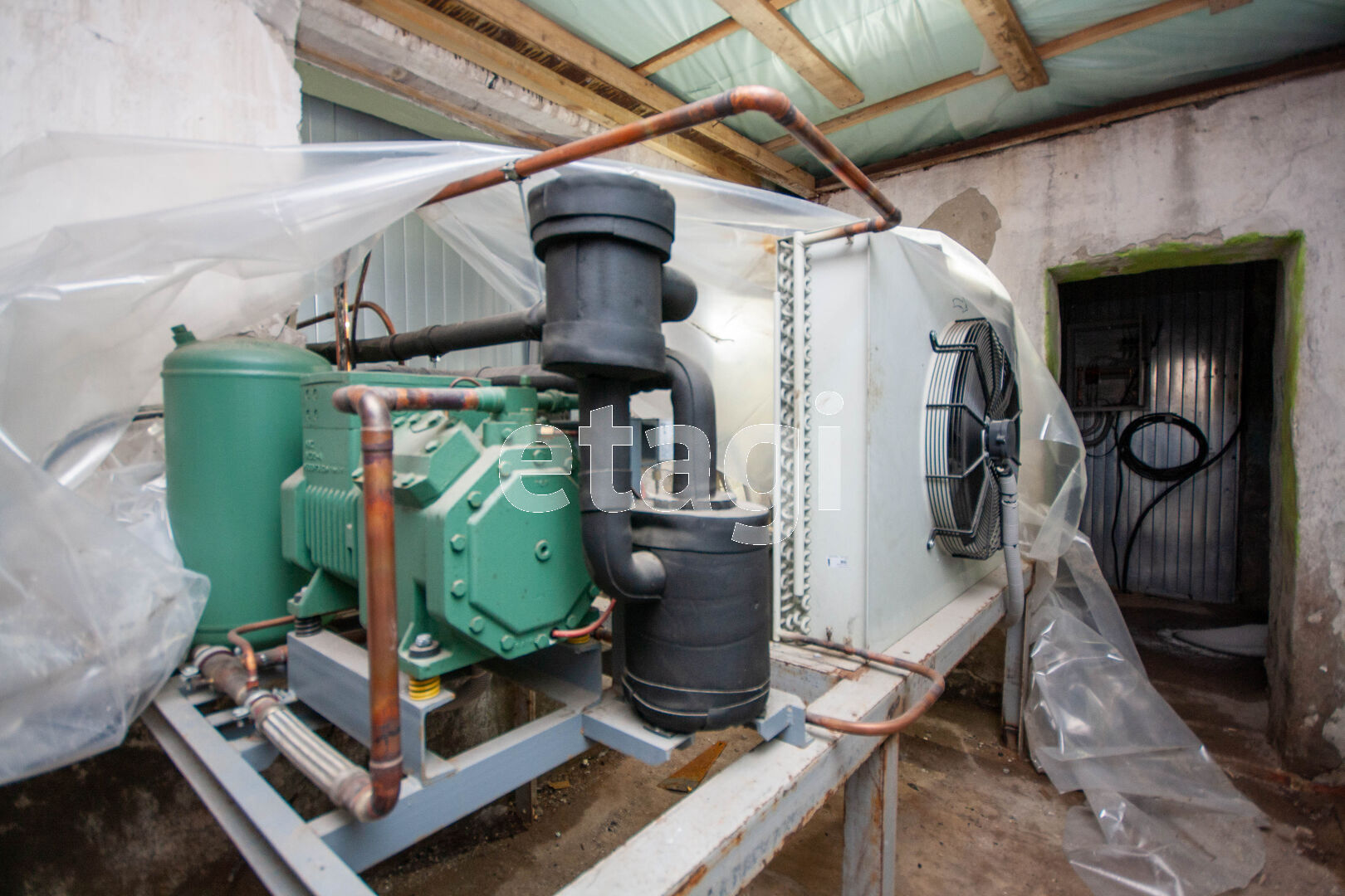 Продажа коммерческой недвижимости, 142м <sup>2</sup>, Новый Уренгой, Ямало-Ненецкий АО,  Новый Уренгой