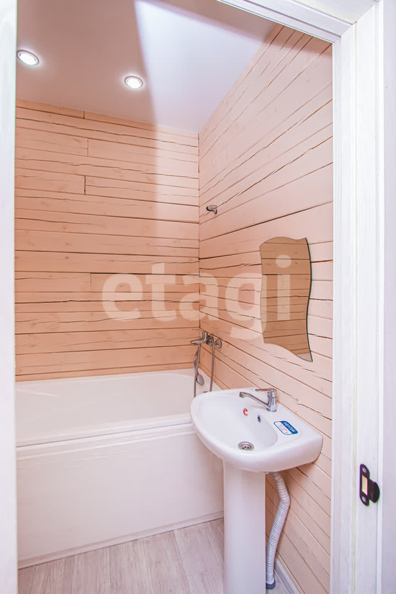 Продажа дома, 140м <sup>2</sup>, 7 сот., Улан-Удэ, Республика Бурятия,  Тарбагатайский