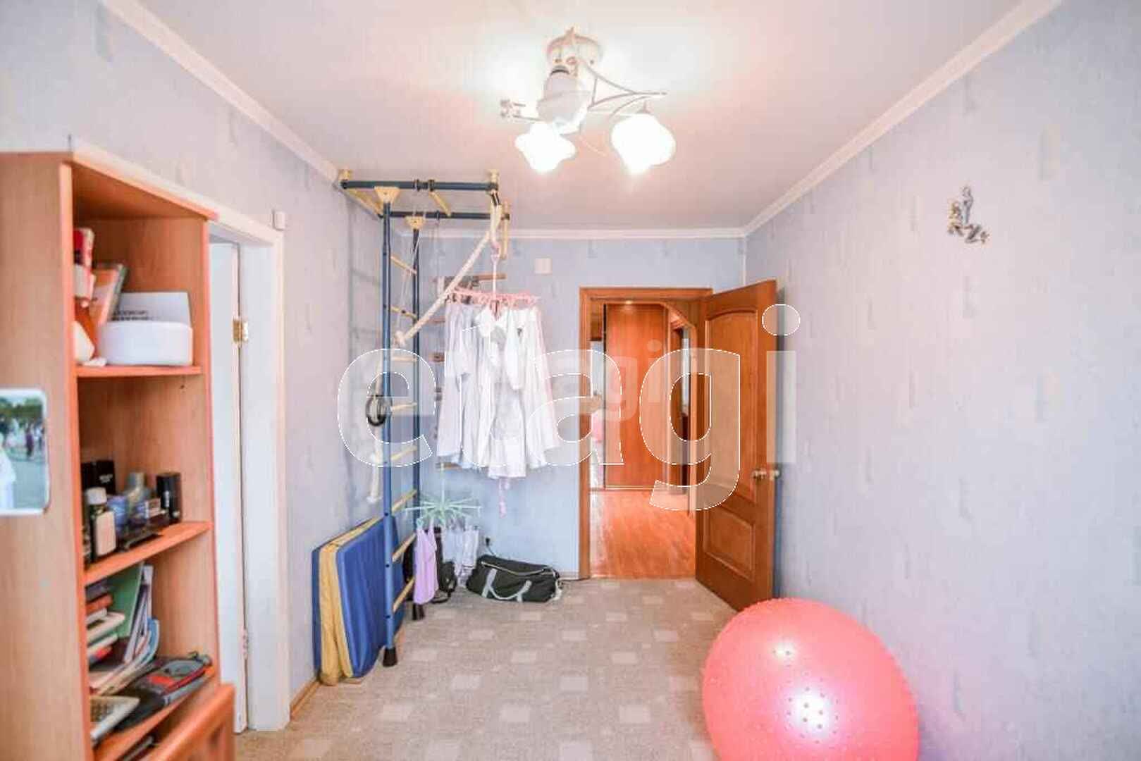 Продажа 4-комнатной квартиры, Южно-Сахалинск, Сахалинская область,  Южно-Сахалинск