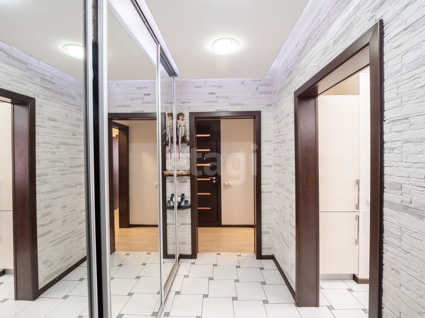 Продажа 4-комнатной квартиры, Улан-Удэ, Республика Бурятия,  Улан-Удэ